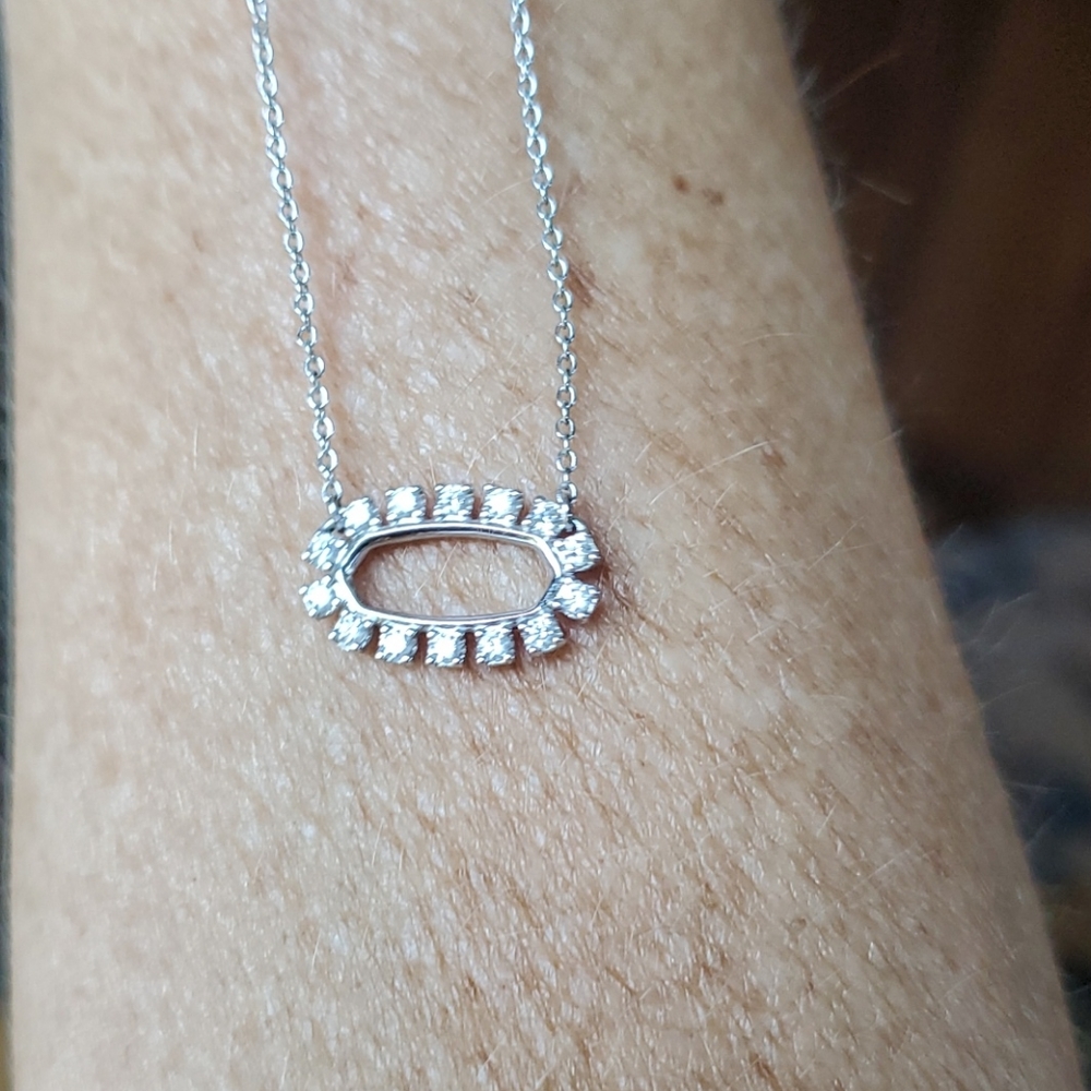 Like New Kendra Scott Necklace